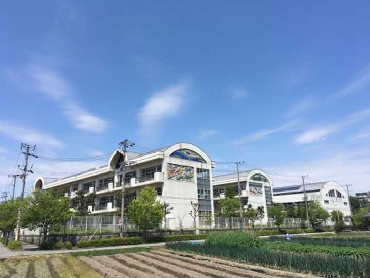 センチュリーコートIの周辺