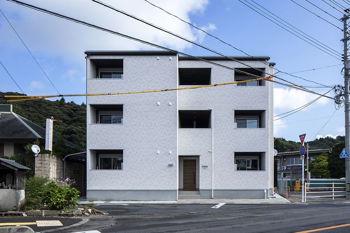 the alpha prime 倉吉駅前の外観