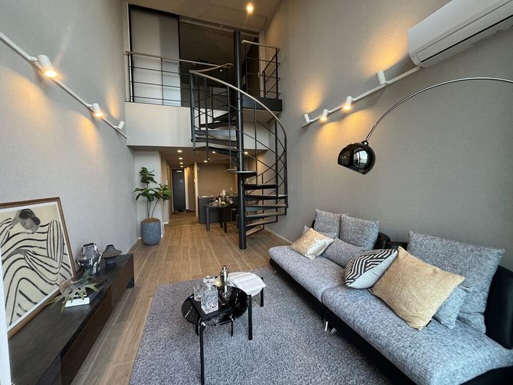 シーズンフラッツ上杉の居間