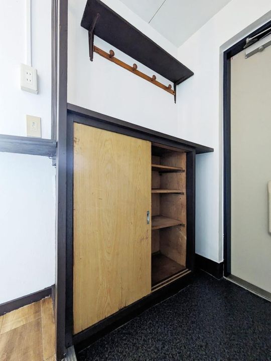 上平間住宅1号棟の玄関