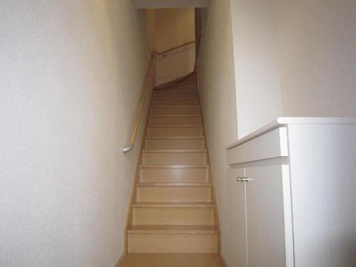 埼玉県川口市弥平4(アパート)の賃貸物件の玄関