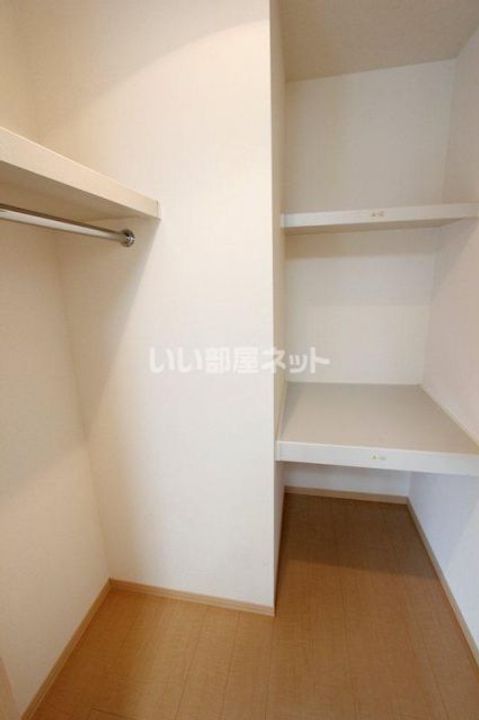 モナリエつのの内装