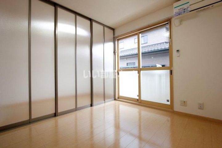 モナリエつのの居間