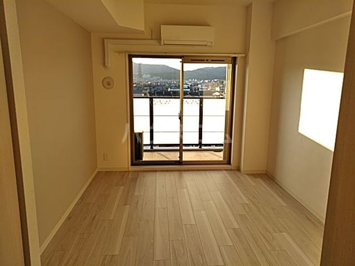プレデコート西京極の居間
