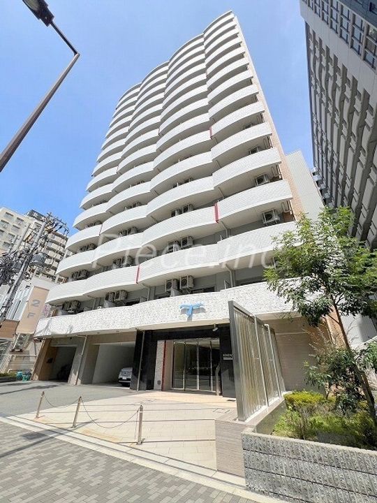 セレニテ新大阪カルムの外観