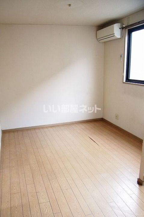 スイートパル山北Aの居間