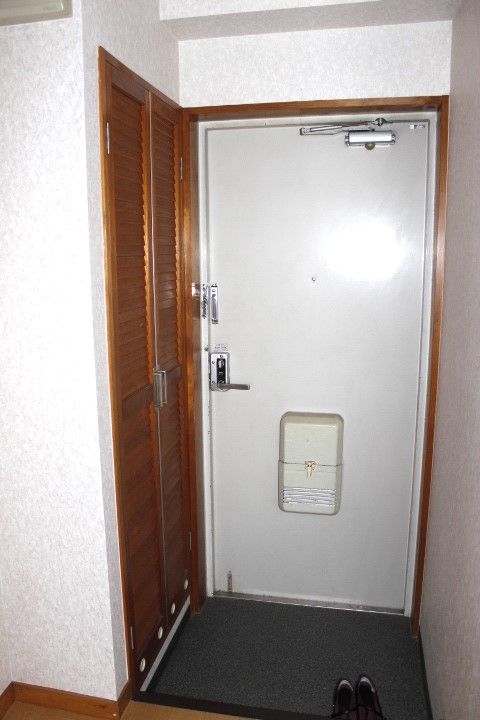 セピアム62の玄関