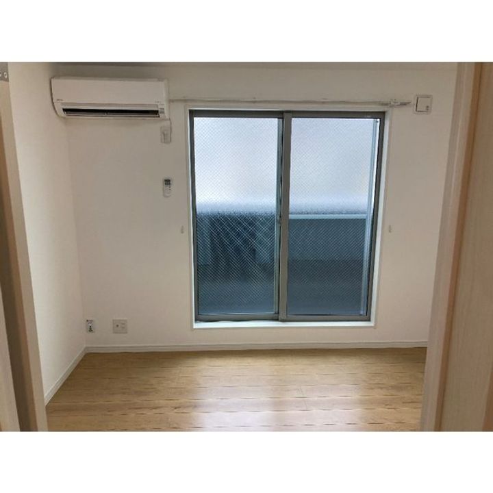 エステイトB能見台の居間