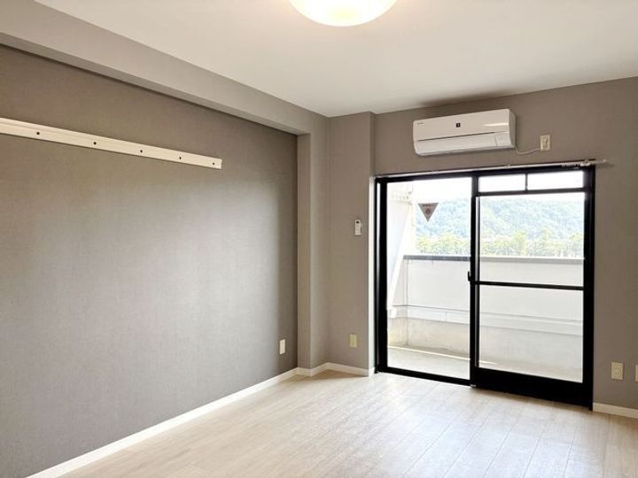 コーポ越前の居間