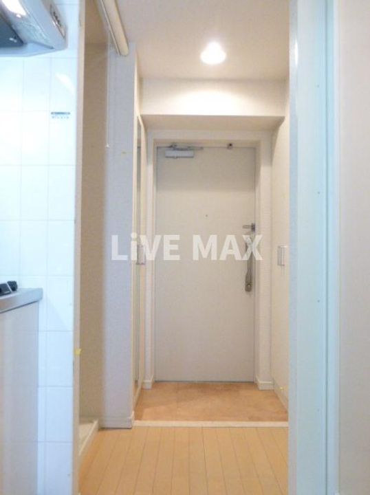 東京都港区南麻布2(マンション)の賃貸物件の玄関