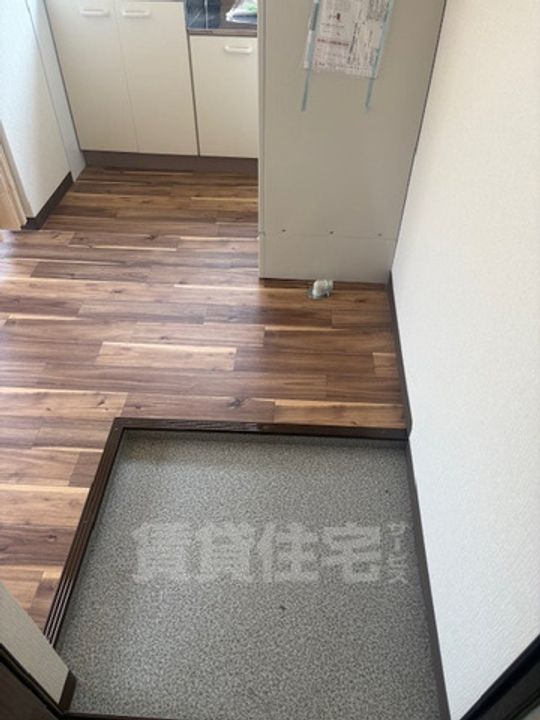 中村ハイツの玄関