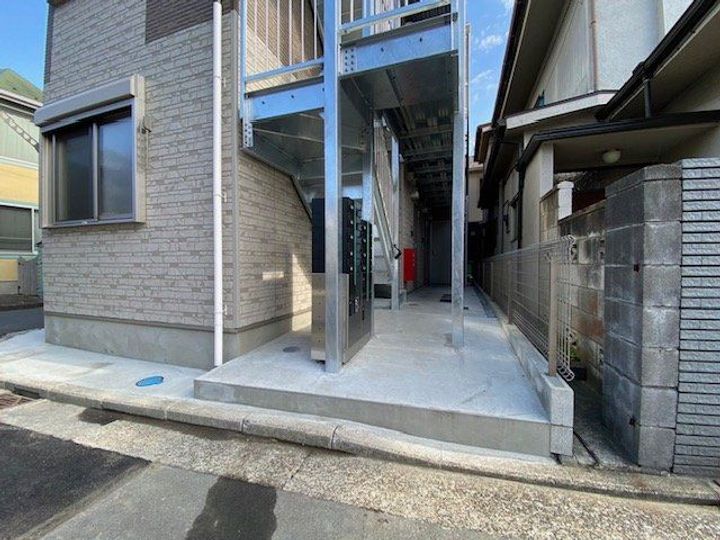 ノイエスハウス本牧の地図