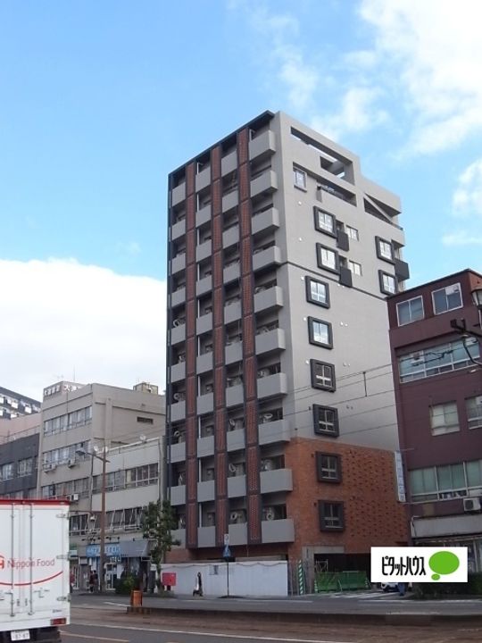 グランポルト樺島の外観