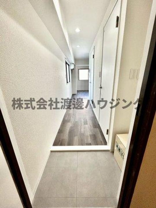 岡本ハイツの玄関