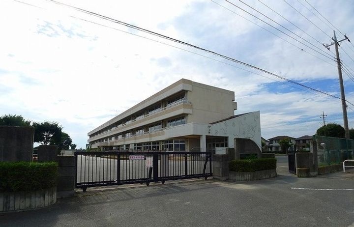 ル・ヴァンIIの周辺