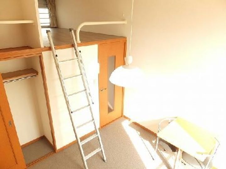 レオパレスラークの居間