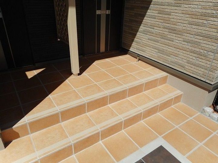 茨城県神栖市大野原中央2(アパート)の賃貸物件の玄関