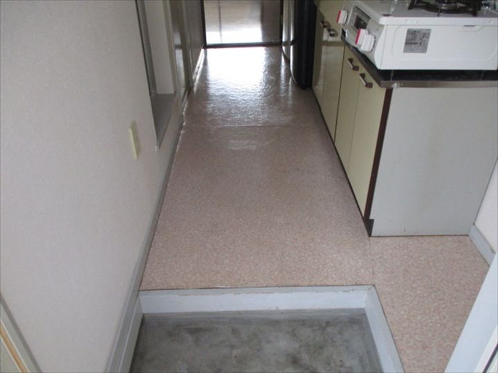 サンパレス成田町の玄関