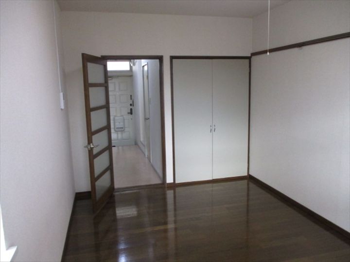 サンパレス成田町の居間