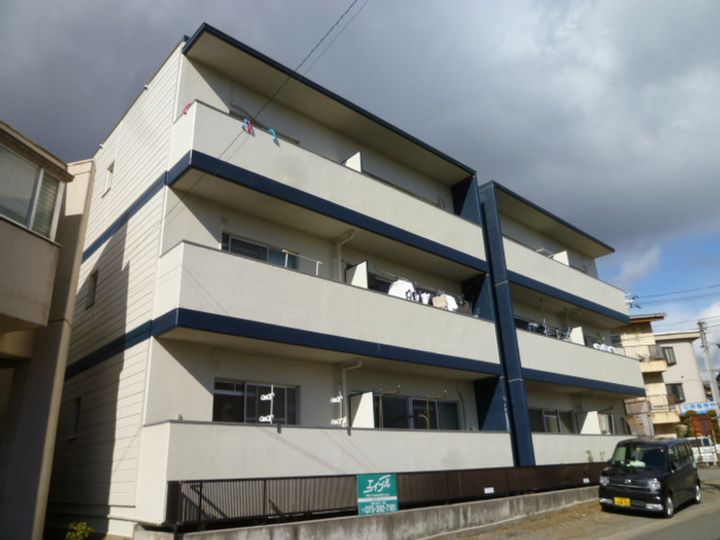 フィオ-レ桂坂の外観