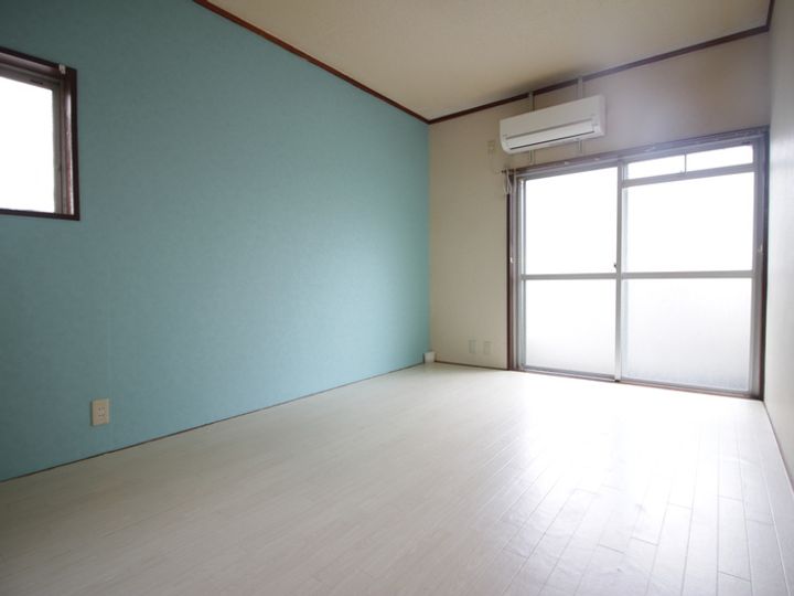 フィオ-レ桂坂の居間