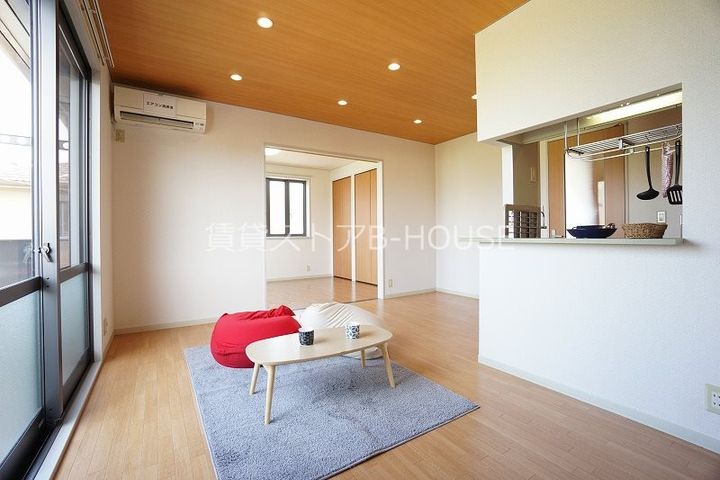 神奈川県秦野市鶴巻(アパート)の賃貸物件の居間