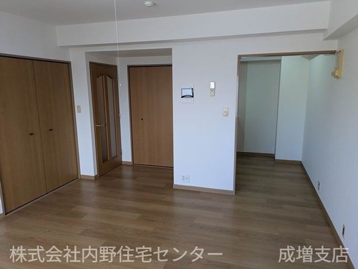 プラザサンタナカ5号館の居間