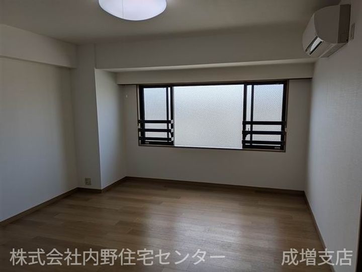 プラザサンタナカ5号館の居間