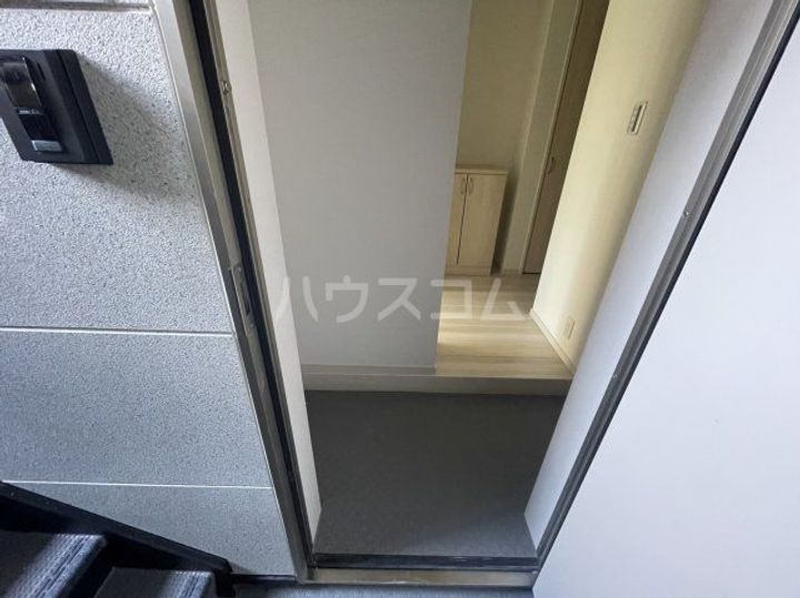 MELDIA東大宮IVの玄関