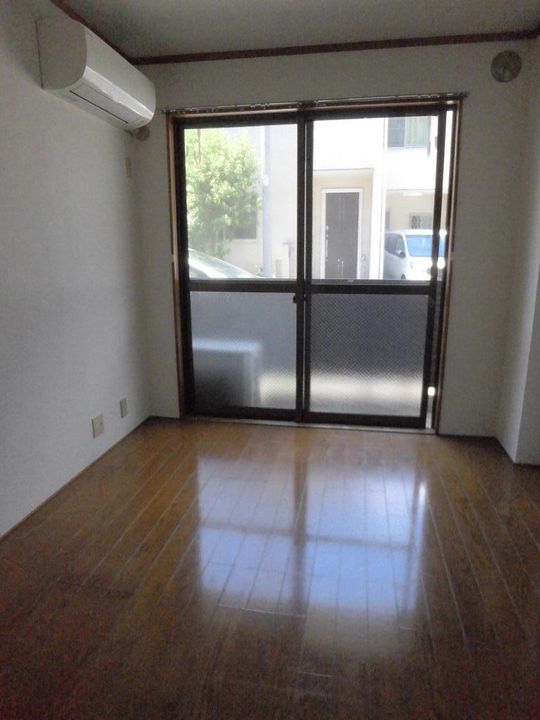 ファミール並木の居間