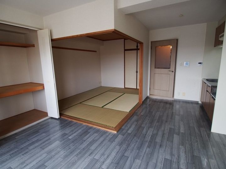 プラムキャッスルS-1の居間