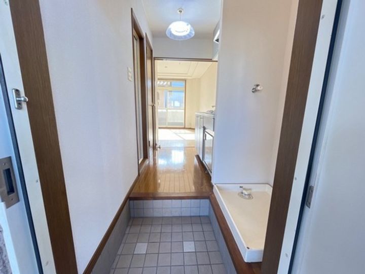 コンフォールの玄関