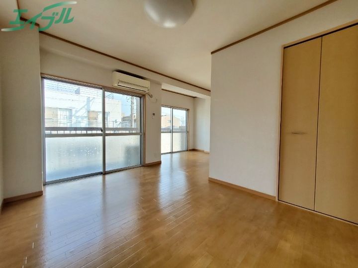 西浜田ビルの内装