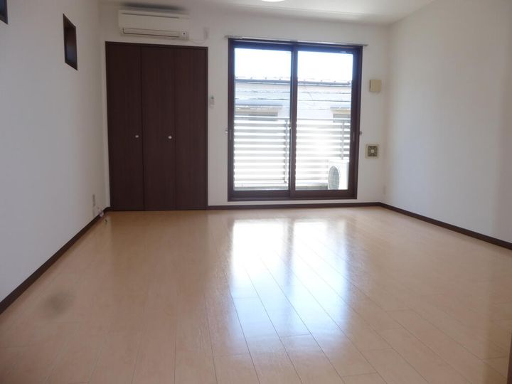 ラグデンシアの居間