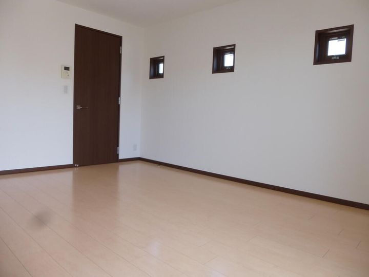 ラグデンシアの居間