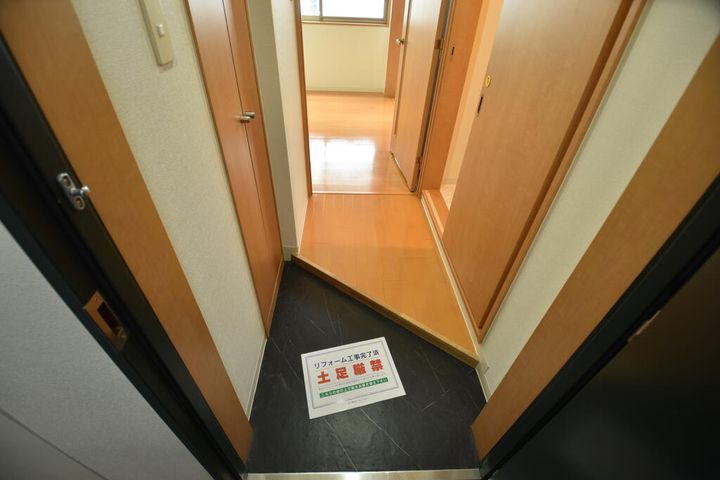 La Douceur片平の玄関