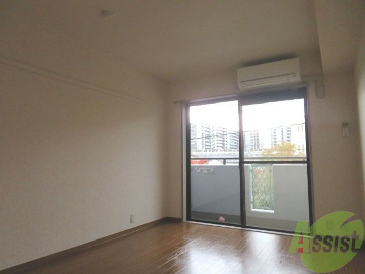 コスモハイツ小田原の居間