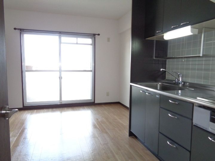 フォレット緑ヶ丘の居間