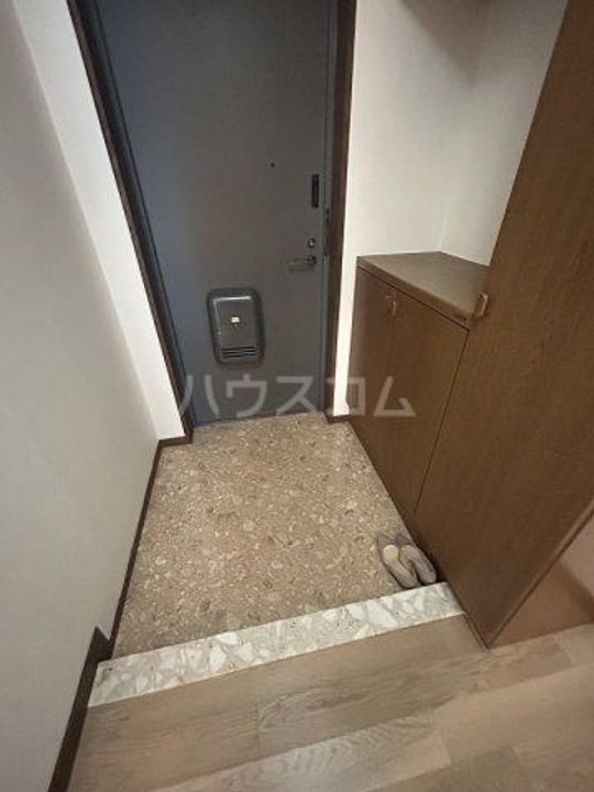 タウン唐山F棟の玄関