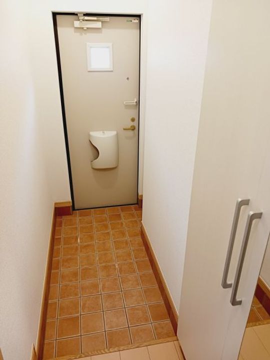 ラフレシールの玄関