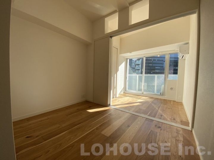 オーパスホームズ三田の居間