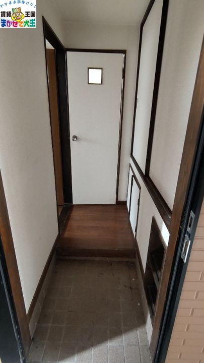 アークヒルズ清水の玄関