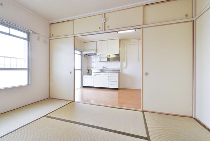 UR中央台の居間