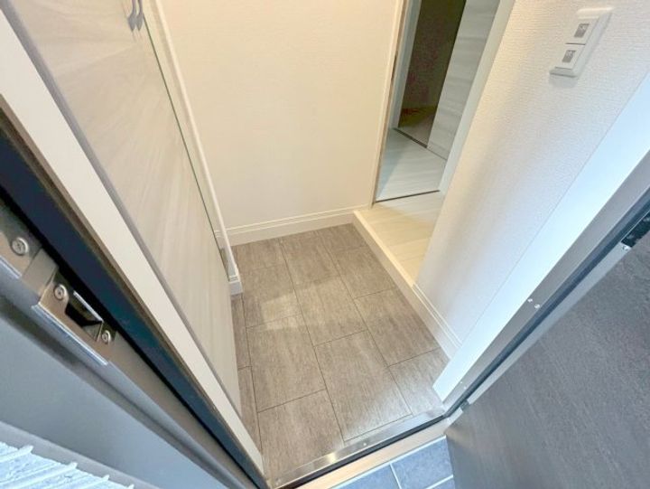 プレジール西堤IIの玄関