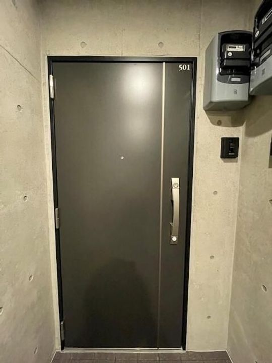 レジデンスジャヴァ飯田橋の玄関