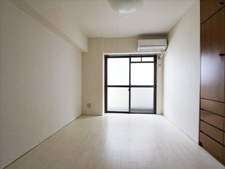 ロイヤルハイツ清水町の居間