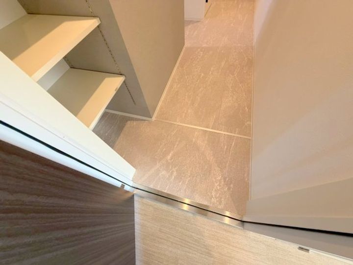 S-MOVE大阪鶴見の玄関