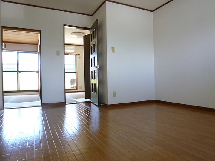 東京都府中市分梅町2(アパート)の賃貸物件の居間