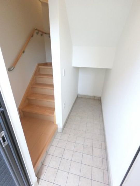 千葉県富里市七栄(アパート)の賃貸物件の玄関