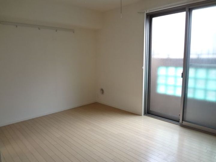 ハイネス新江古田の居間